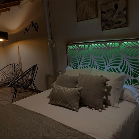 カンデラリオ La Casa Rebonitaゲストハウス エクステリア 写真